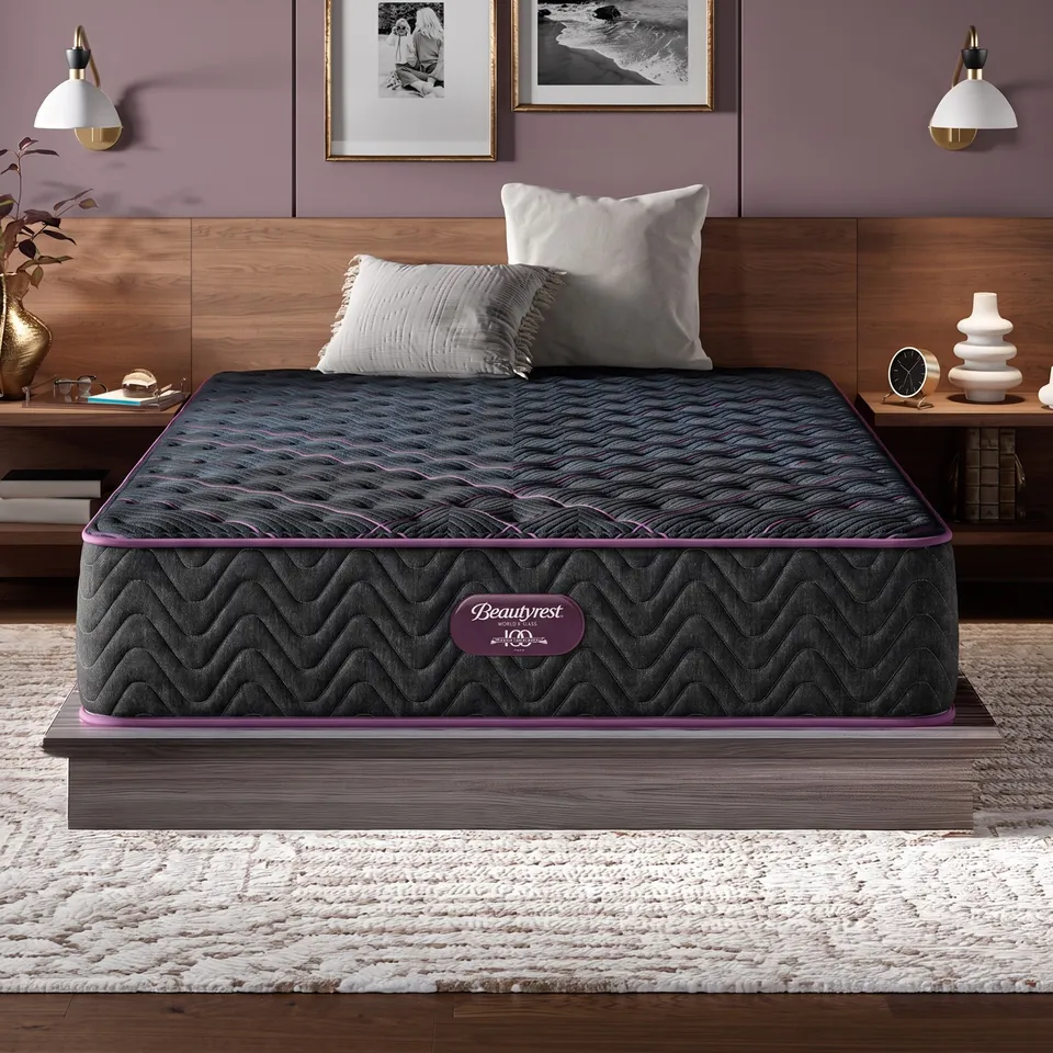 Colchón Beautyrest World Class Extra Firm dentro de una composición del carrusel de catálogo