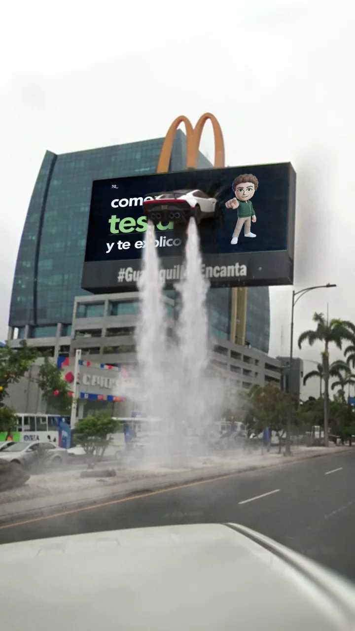 El mismo instante del video final, con el anuncio del Mii integrado detrás del carro.